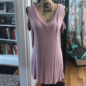 Boutique mauve sold shoulder long top